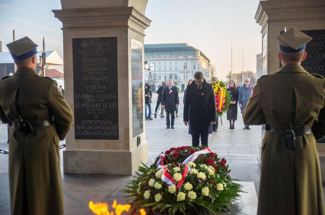 Rafał Trzaskowski złożył kwiaty przy Grobie Nieznanego Żołnierza