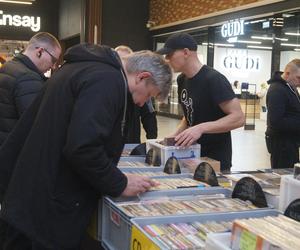 Giełda Płyt Winylowych w CH Rondo! Tu każdy znalazł coś dla siebie [ZDJĘCIA]