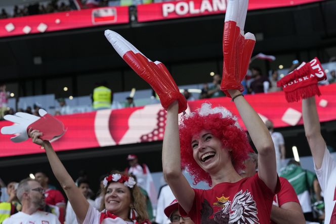 Piękne fanki na meczu Polska - Arabia Saudyjska