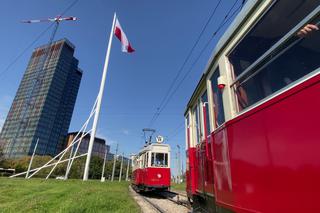 Niezwykły tramwaj z powstańcami. Wycieczka po Warszawie jak przed wojną