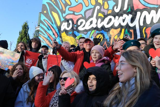 Jerzy Owsiak odsłonił nowy mural w Skierniewicach