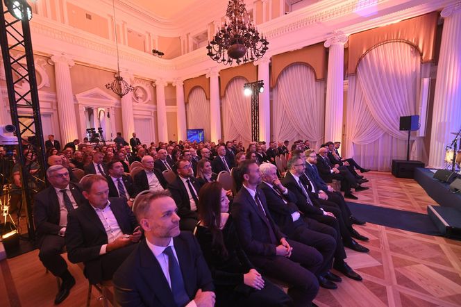 Posłanka Uznańska-Wieśniewska zadała szyku na gali Złoty Laur "Super Biznesu"