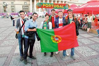 EURO 2012: Portugalscy kibice świętowali na ulicach Warszawy