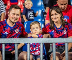 Raków Częstochowa - Legia Warszawa w meczu o Puchar Polski. Ponad 5 tys. widzów na trybunach!