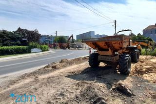 Budowa chodnika na ul. Jawornickiej potrwa do połowy października 
