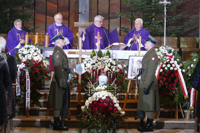 Pogrzeb Iwony Śledzińskiej-Katarasińskiej. Wielu polityków na pożegnaniu byłej posłanki