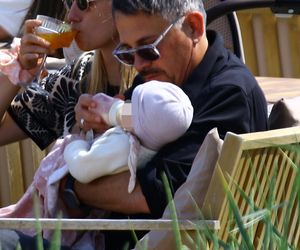 Krzysztof Ibisz je żonie z ręki