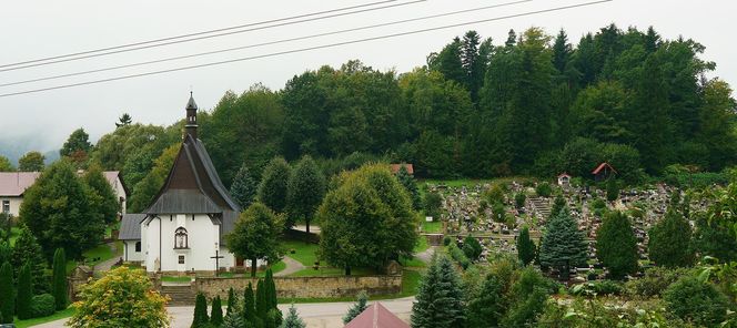 To jedna z najstarszych wsi w Małopolsce. Już w średniowieczu miała swoją parafię