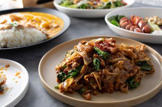 Zamiast pad thai wybierz pad see ew. Przepyszny makaron, który zrobisz bez problemu w domu
