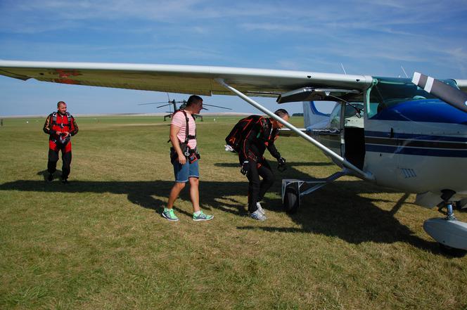 Skydive Chełm: Oderwij się od ziemi i wyskocz!