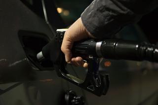 Złodziej paliwa zezłomował samochód, by zmylić policjantów! 18-latek ukradł 300 litrów