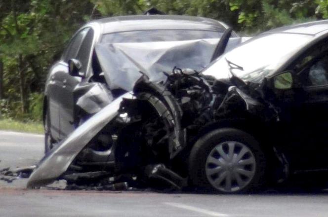 Czołowe zderzenie dwóch samochodów osobowych pod Węgrowem. Cztery osoby ranne. Nie żyje 12-letnie dziecko
