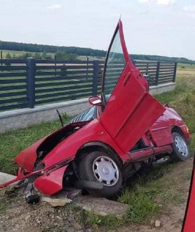 Tragiczny wypadek pod Starachowicami! Auto uderzyło w przepust, śmierć na miejscu!