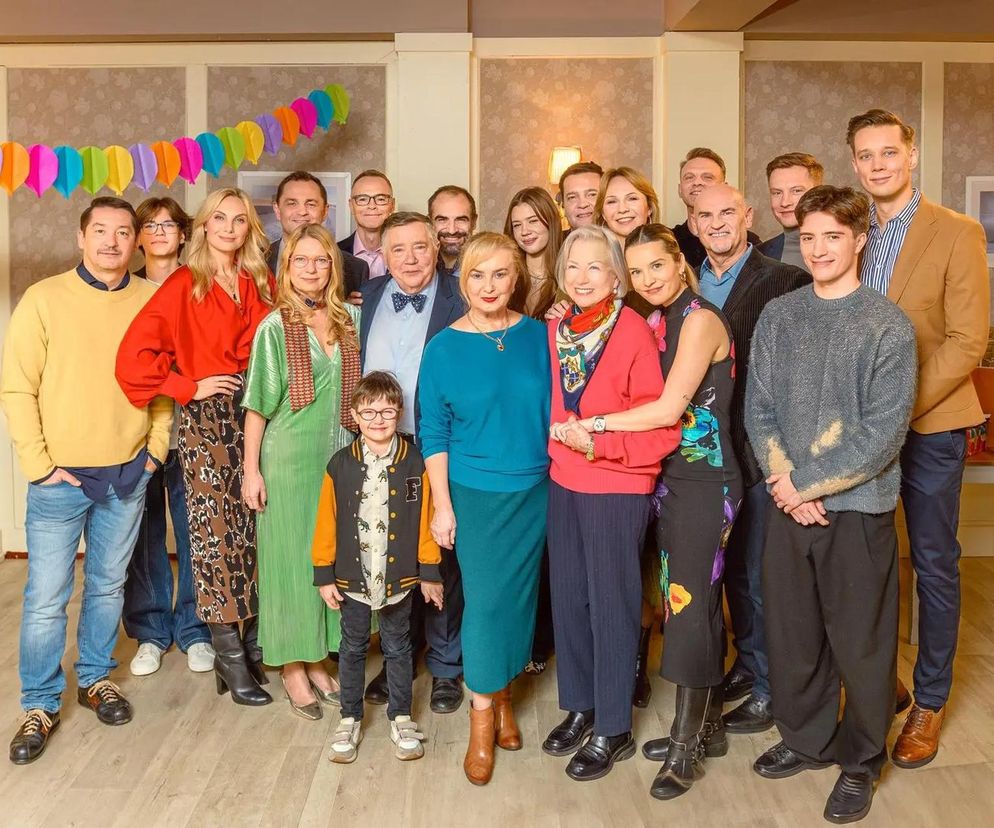 Na Wspólnej, odcinek 4000, duża rodzina serialu prawie w komplecie