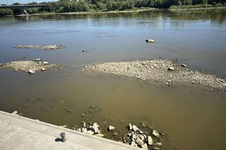 Wyjątkowo niski stan wody w Wiśle. W Warszawie może paść kolejny rekord