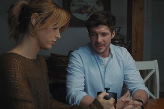 M jak miłość odc. 1808. Kama (Michalina Sosna), Marcin (Mikołaj Roznerski) - dom w Józefowie