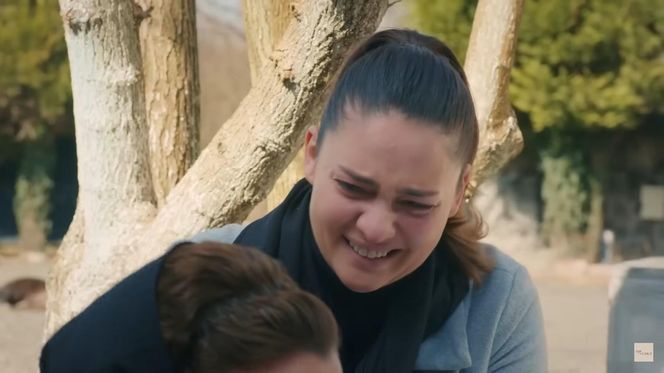 Bliscy na cmentarzu wstrzymają oddech, kiedy matka Elif wybuchnie 