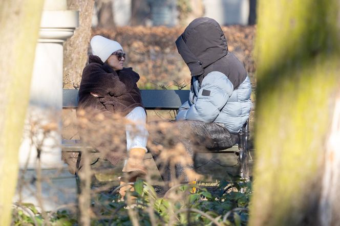 Agnieszka Kaczorowska i Marcin Rogacewicz  na spacerze