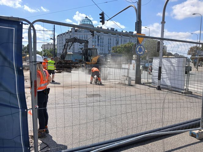 Tramwajowy remont pl. Zawiszy w Warszawie