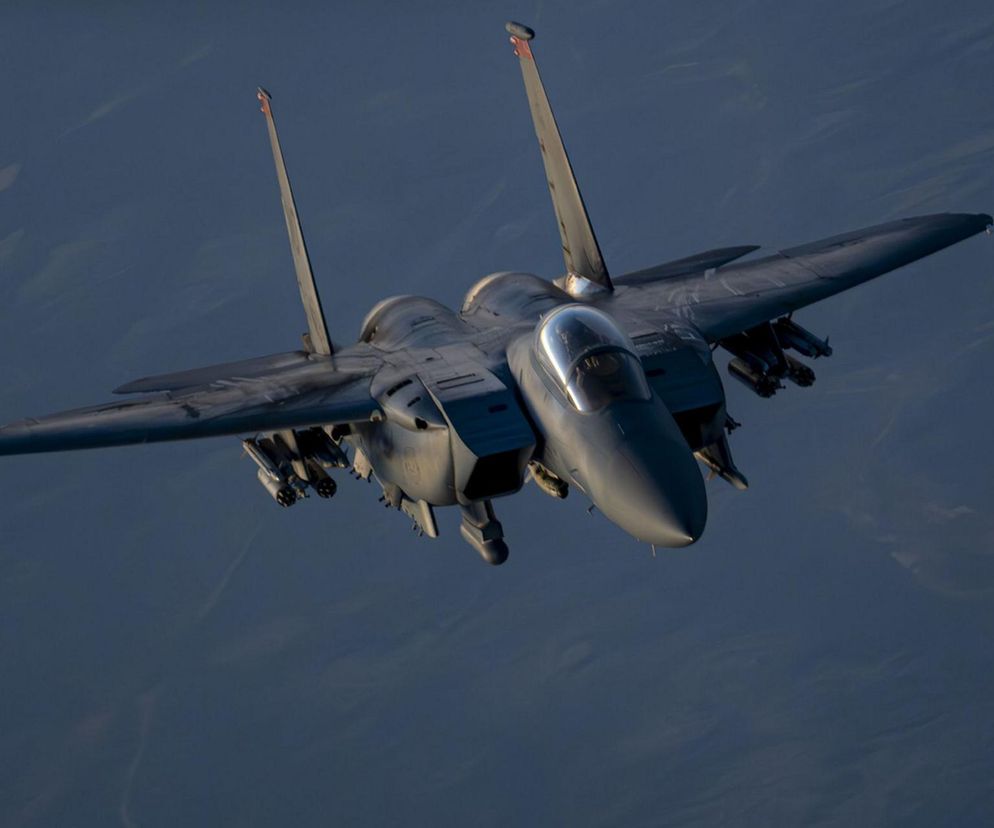 Amerykańskie F-15E powracające z patrolu