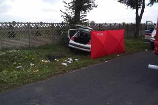 Koszmarny wypadek w Łowiczku. Kierowca wjechał PROSTO POD KOŁA CIĘŻARÓWKI