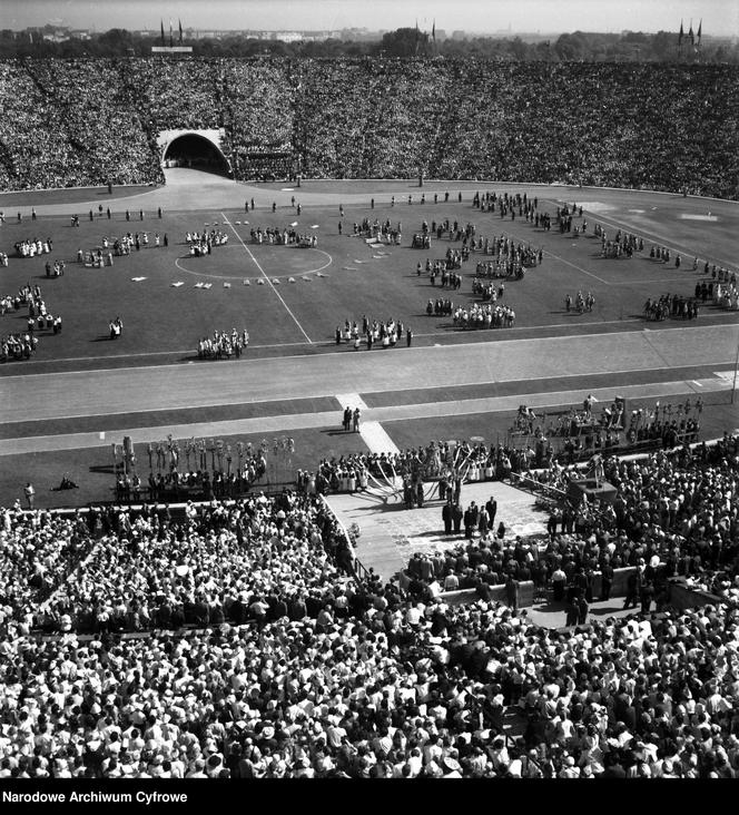 Centralne Dożynki w Warszawie na Stadionie Dziesięciolecia