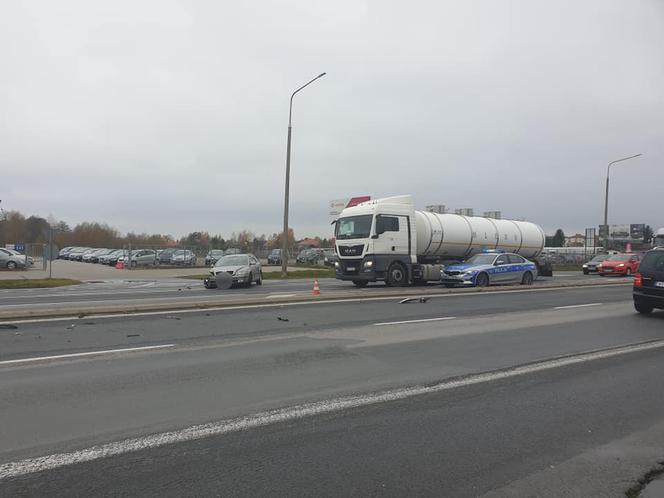 Wypadek na Warszawskiej. Pijany kierowca nie ustąpił pierwszeństwa