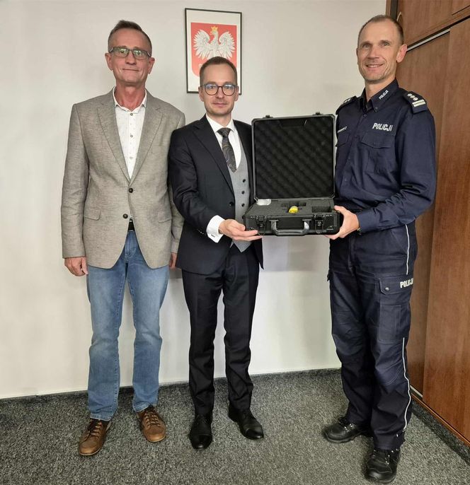 Nowe testery trzeźwości i sprzęt do pomiaru hałasu dla policji w Iławie