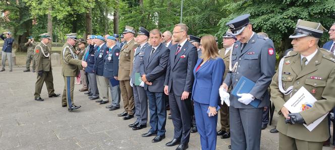Nadanie sztandaru dla 16 WOG