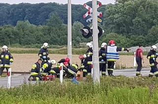 SZYNOBUS ZDERZYŁ SIĘ ze skuterem. Jedna osoba nie żyje!