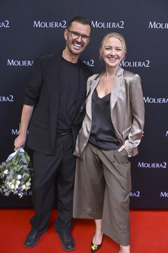 Ostaszewska, Dębska, Woźniak-Starak jako modowe divy. Tłum gwiazd na pokazie Zienia