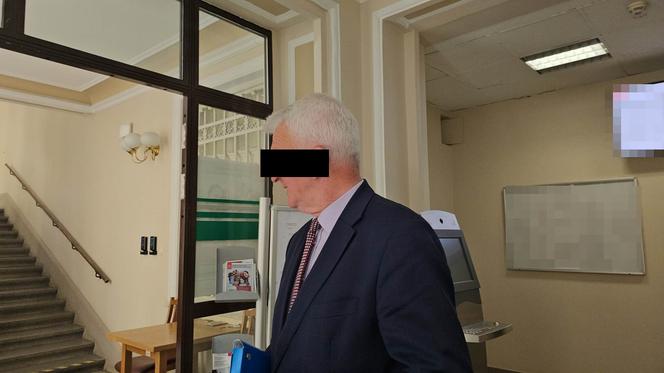 Wójt oskarżony o znęcanie [GALERIA]