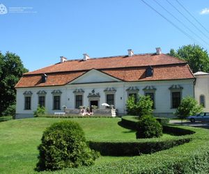 Zespół pałacowo-parkowy w Oborach