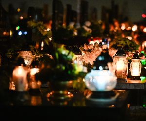 1 listopada na Cmentarzu Łostowickim w Gdańsku. Tak wygląda w dniu Wszystkich Świętych