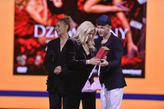 Sonia Bohosiewicz świeci piersią na ściance podczas gali Empiku 