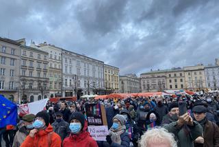 Demonstracja w Krakowie przeciwko Lex TVN