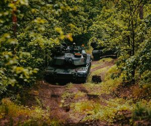 „Z garaży w teren”. Czołgi Abrams M1A2 SEPv3 już na ćwiczeniach