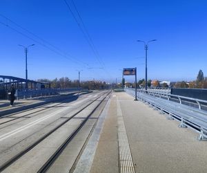 Problemy z wiaduktem przy Przybyszewskiego! Pasażerowie wciąć nie mogą skorzystać z wind