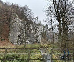 Najpiękniejsza wieś w Małopolsce zachwyca także jesienią. Leży na Szlaku Orlich Gniazd