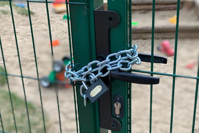 Place zabaw, siłownie pod chmurką, skateparki zamknięte