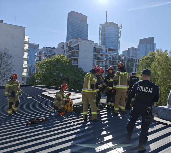 Utknął w rurze i wołał o pomoc. 44-letni Gruzin aresztowany! Wszystko się wyjaśniło