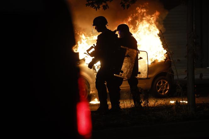 Francja, zamieszki po zastrzeleniu 17 latka