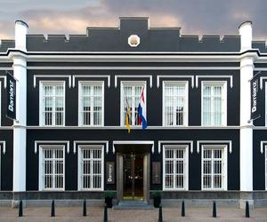 Hotel Het Arresthuis w Roermond, Holandia - tylko kraty w oknach zdradzają przeznaczenie budynku. Fot. www.hetarresthuis.nl