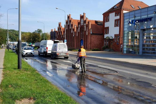 Poznań: Trwa budowa buspasa na ulicy Garbary! Są spore utrudnienia dla kierowców!