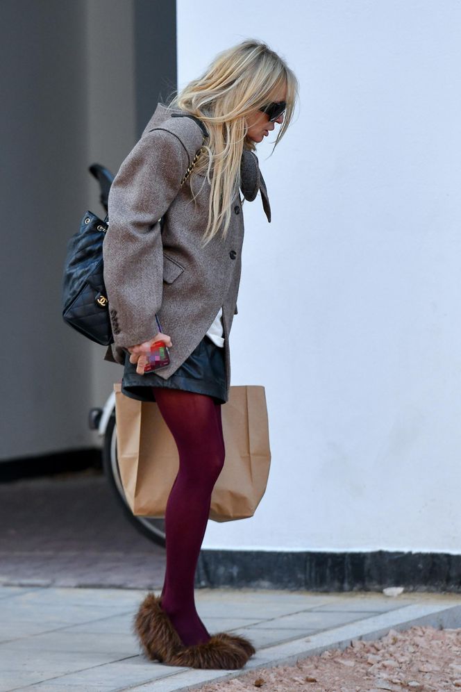 Monika Olejnik w butach wiewiórkach