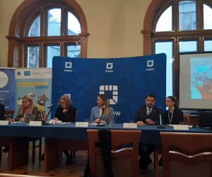 8000 miejsc na bezpłatne zajęcia w ferie czeka na uczniów krakowskich szkół