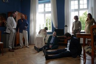 Pierwsza miłość. Kaśka (Misiek Koterski), Dalemir (Kamil Gałuszka), Kordian Wendel (Adam Krawczuk), Wiola (Diana Kozłowska), Ludwik (Włodzimierz Adamski)