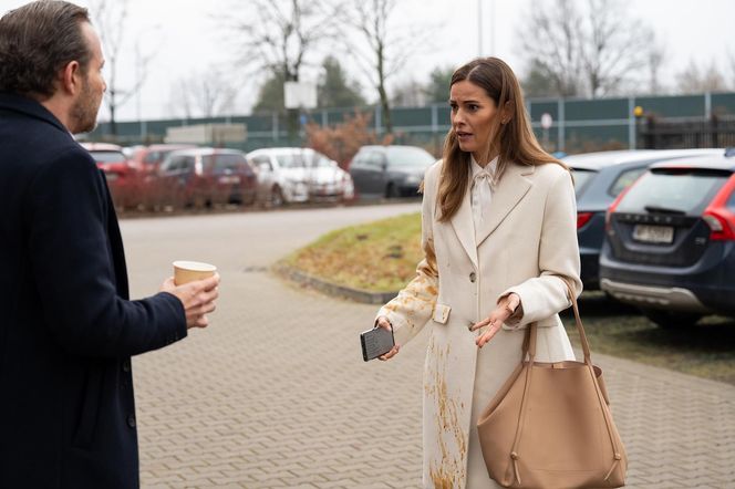 Na dobre i na złe, odcinek 913: Mundek pomoże Falkowiczowi dorwać Sarę! To on załatwi oszustkę - ZDJĘCIA