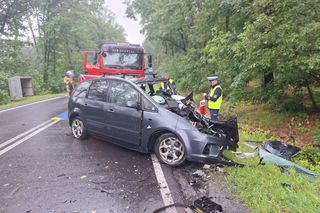 Tragiczny wypadek w powiecie kępińskim. Nie żyją dwie osoby