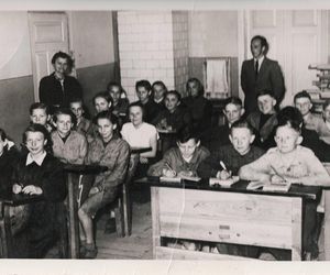 Byliśmy jak dzieci z Bullerbyn- opowiadaja nam absolwenci szkoły w Wielkiej Wsi. Jubileusz 120-lecia